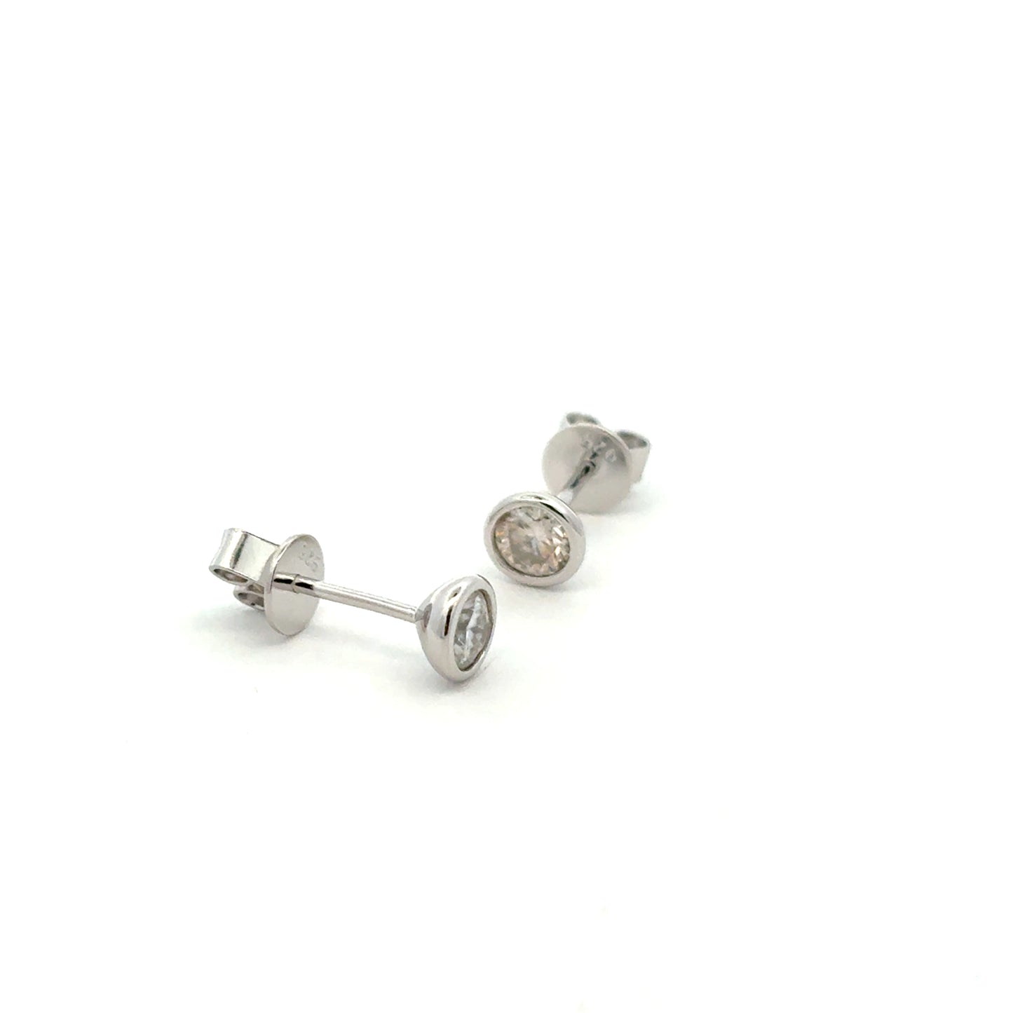 MEW-672 (Moissanite Stone Earring)