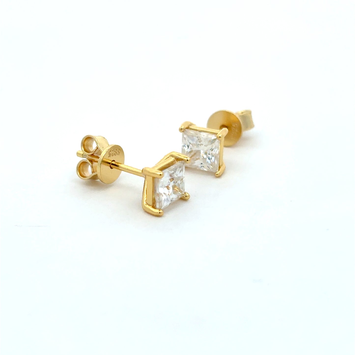 MEW-675 (Moissanite Stone Earring)