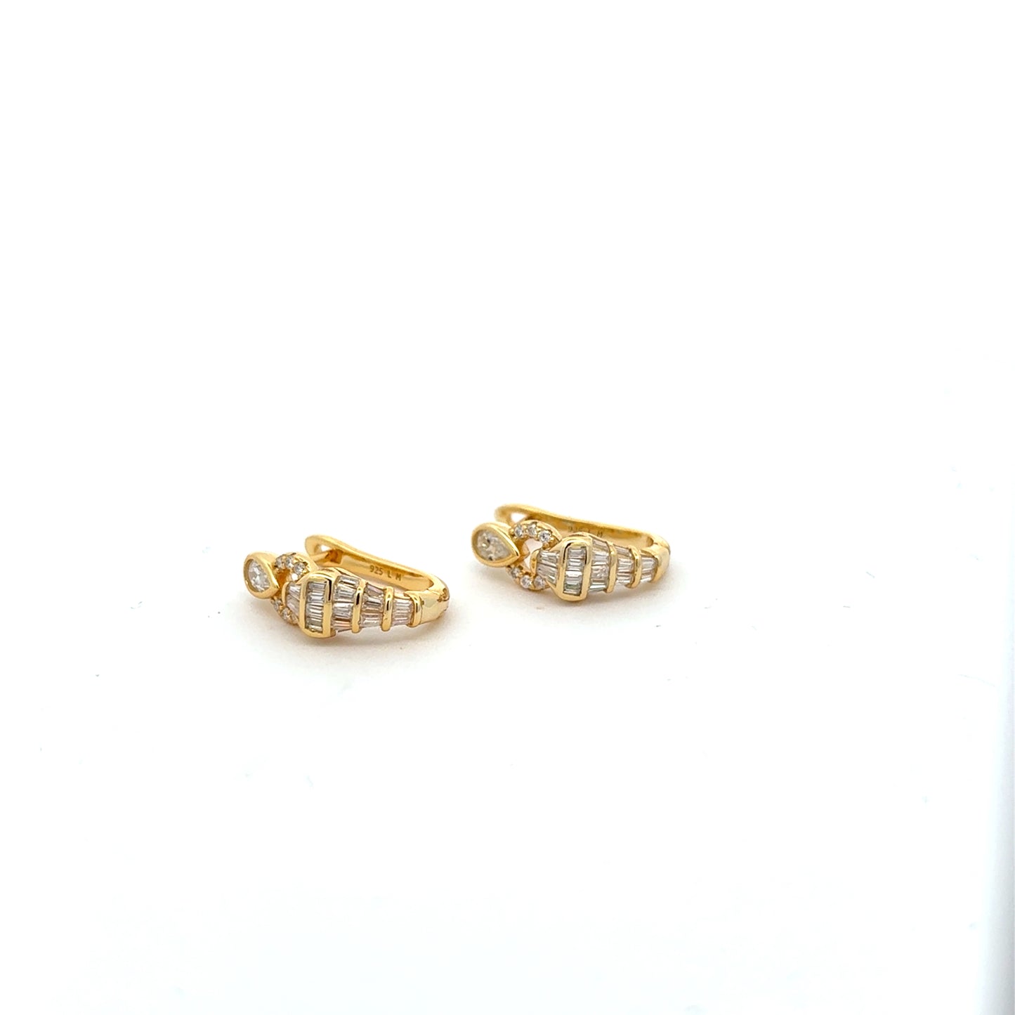 MEW-680 (Moissanite Stone Earring)