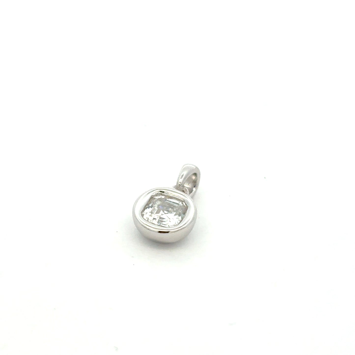 MP-129 (Moissanite Pendant)