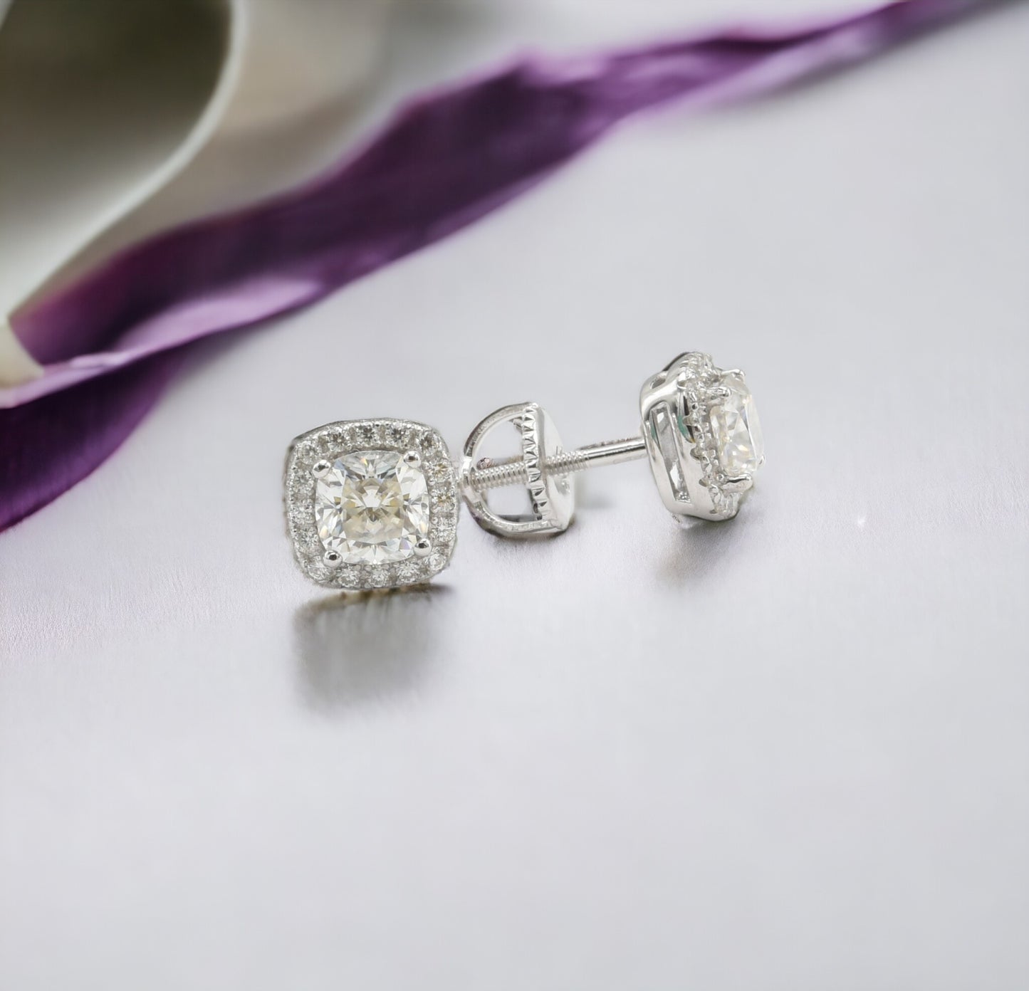 MEM-30 (Moissanite Stone Earring)
