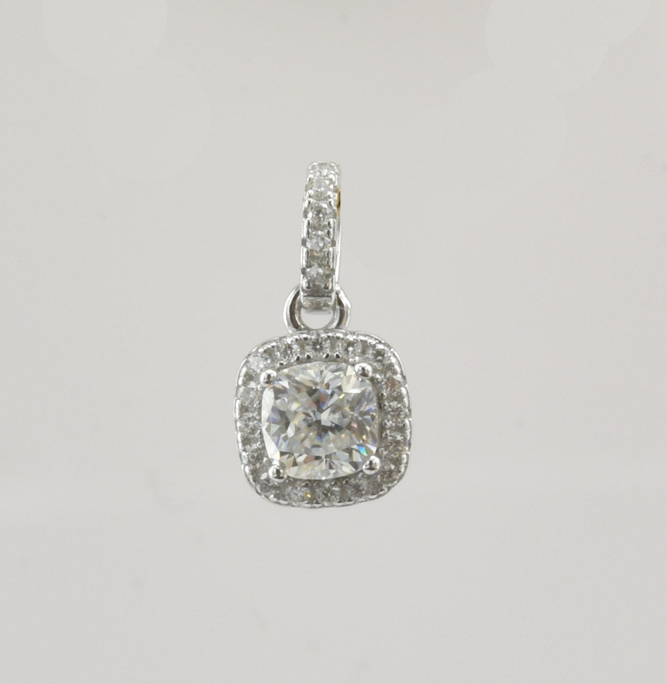 MPW-04 Moissanite Stone Pendant 5X5MM 0.6CT