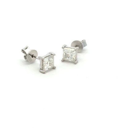 MEW-675 (Moissanite Stone Earring)