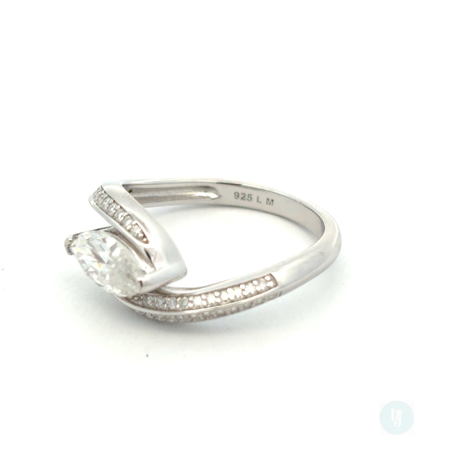 MRW-22 (Anillo de piedra moissanita)