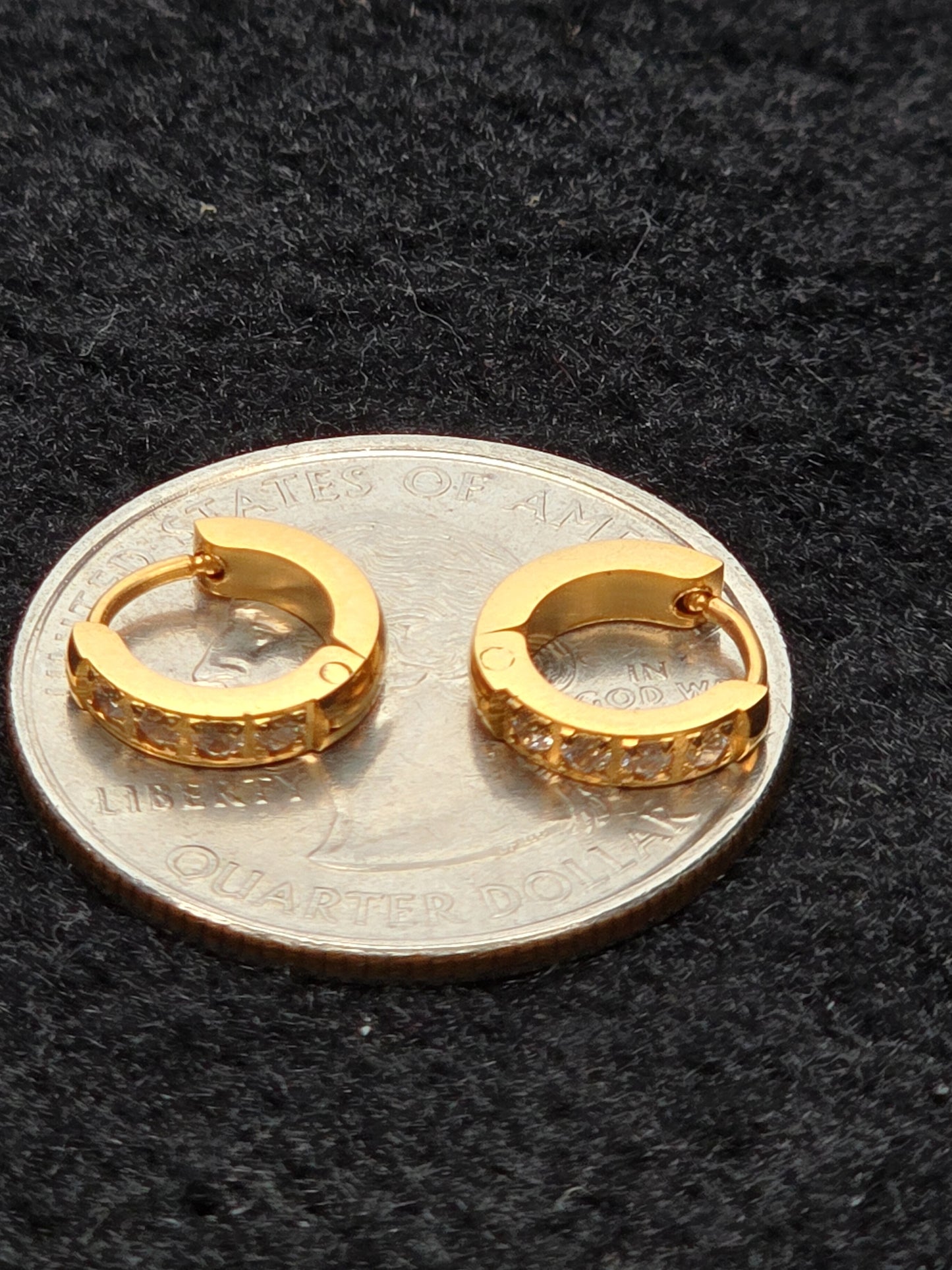 SEW-375 (Aros delicados con circonita cúbica de 2 x 6 mm)