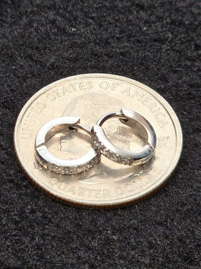 SEW-375 (Aros delicados con circonita cúbica de 2 x 6 mm)