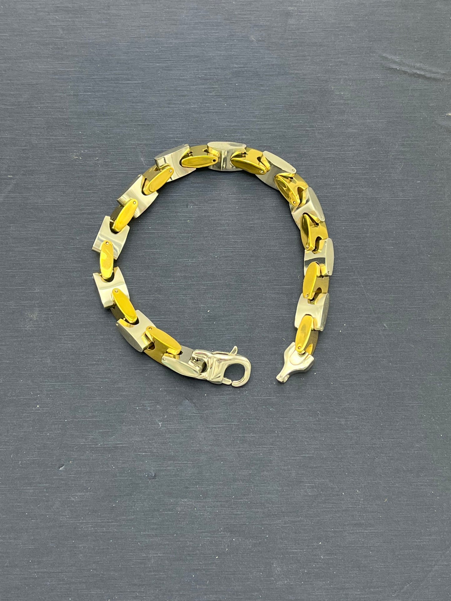 Cadena de eslabones entrelazados de acero inoxidable de 9 mm en oferta