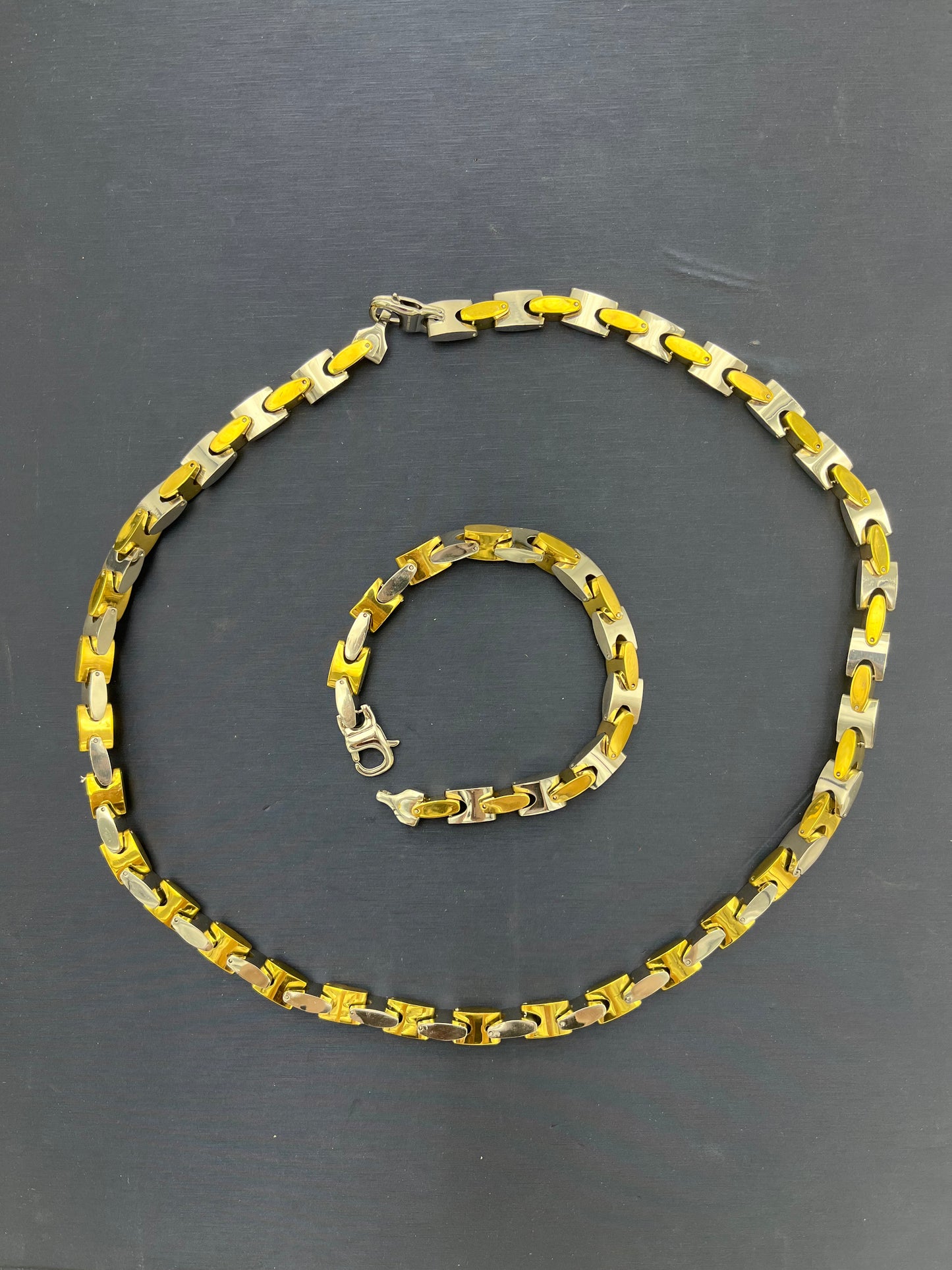 Cadena de eslabones entrelazados de acero inoxidable de 9 mm en oferta