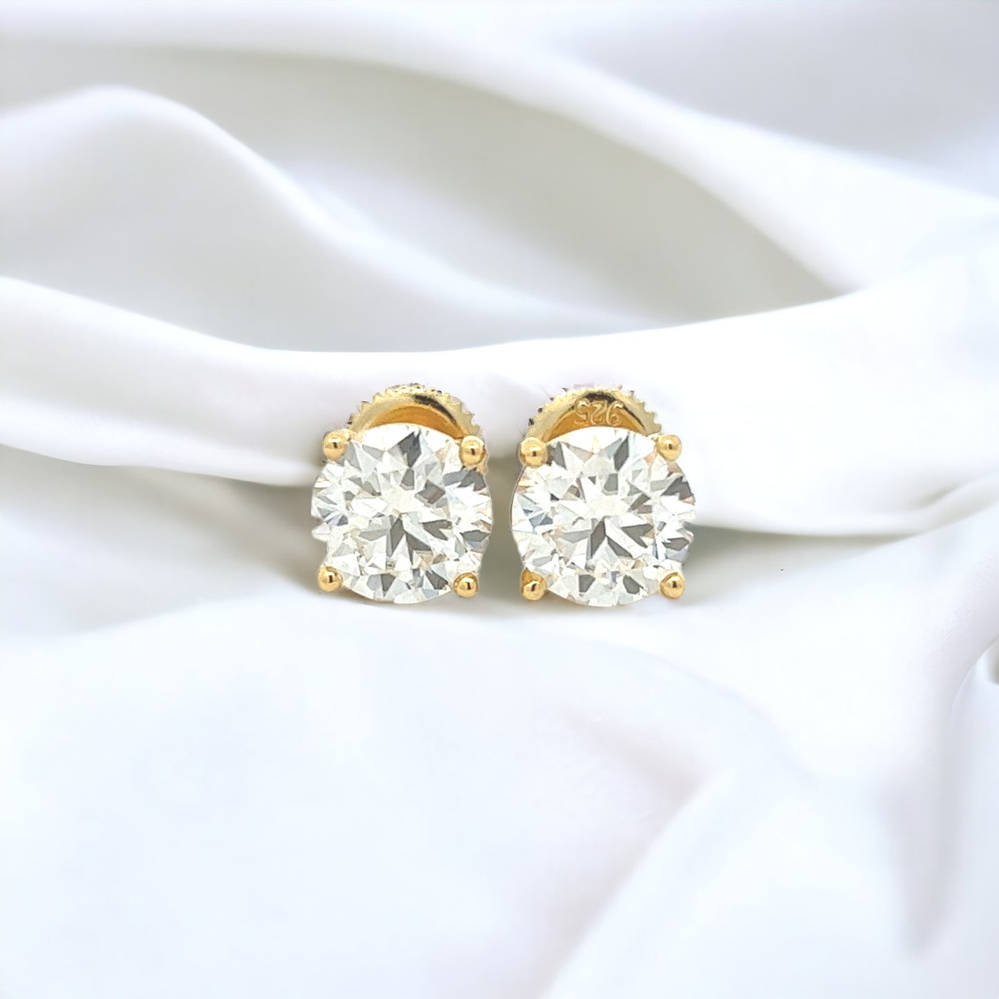 MEM-19 (7mm Moissanite Stone Earring)