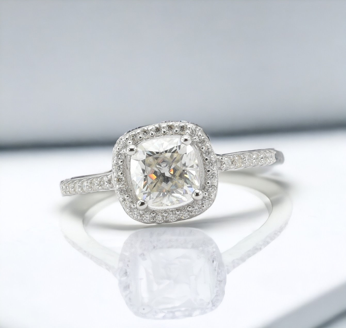 MRW-11 (Anillo de piedra de moissanita)
