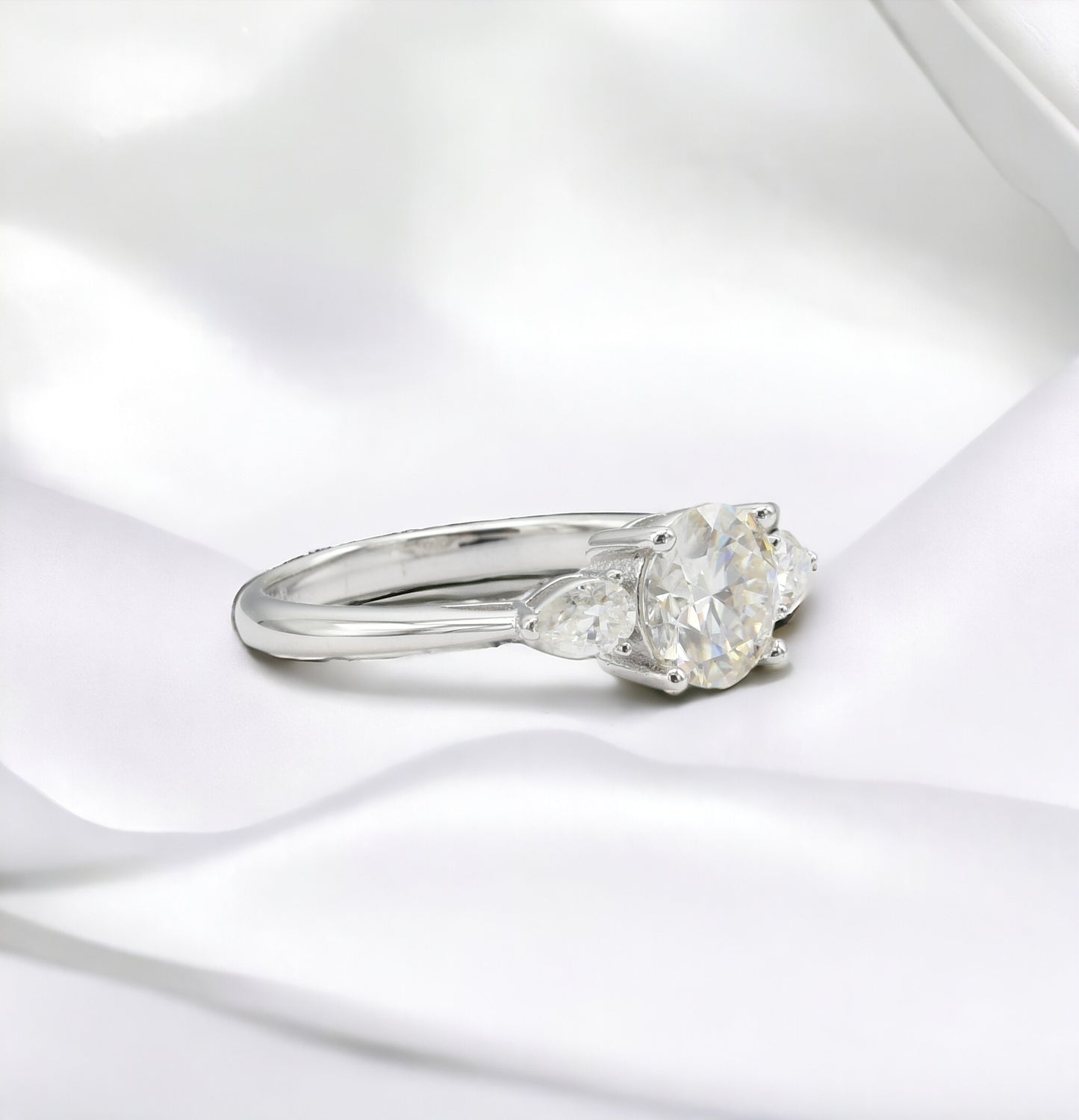 MRW-14 (Anillo de piedra moissanita)