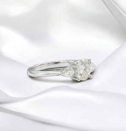 MRW-14 (Anillo de piedra moissanita)