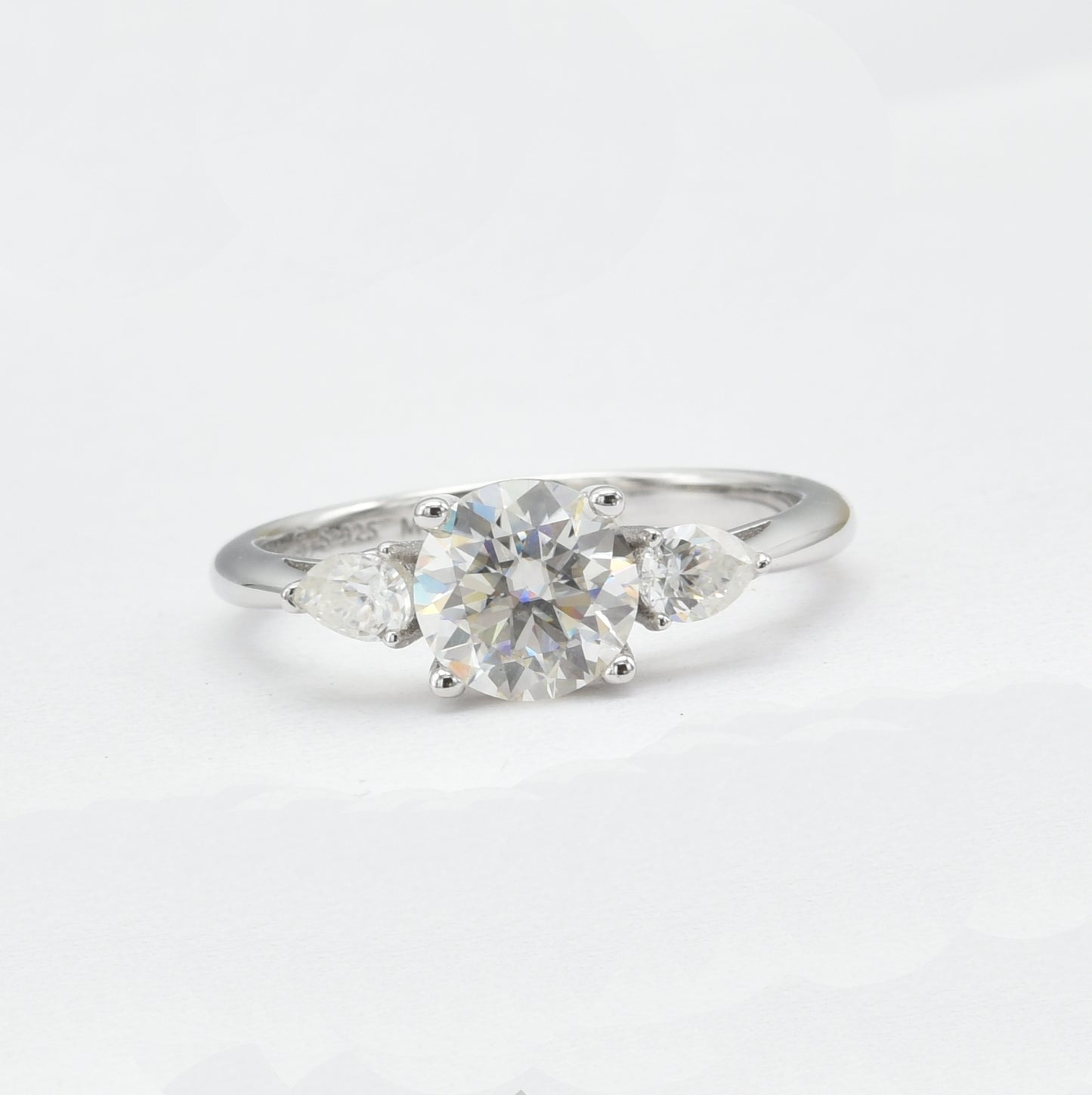 MRW-14 (Anillo de piedra moissanita)